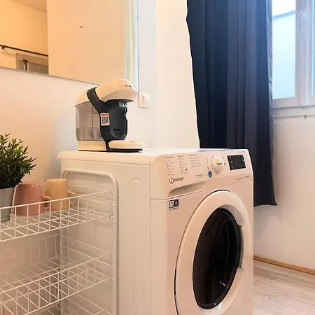 Cozy Modern Studio With Bunk Beds Appartement